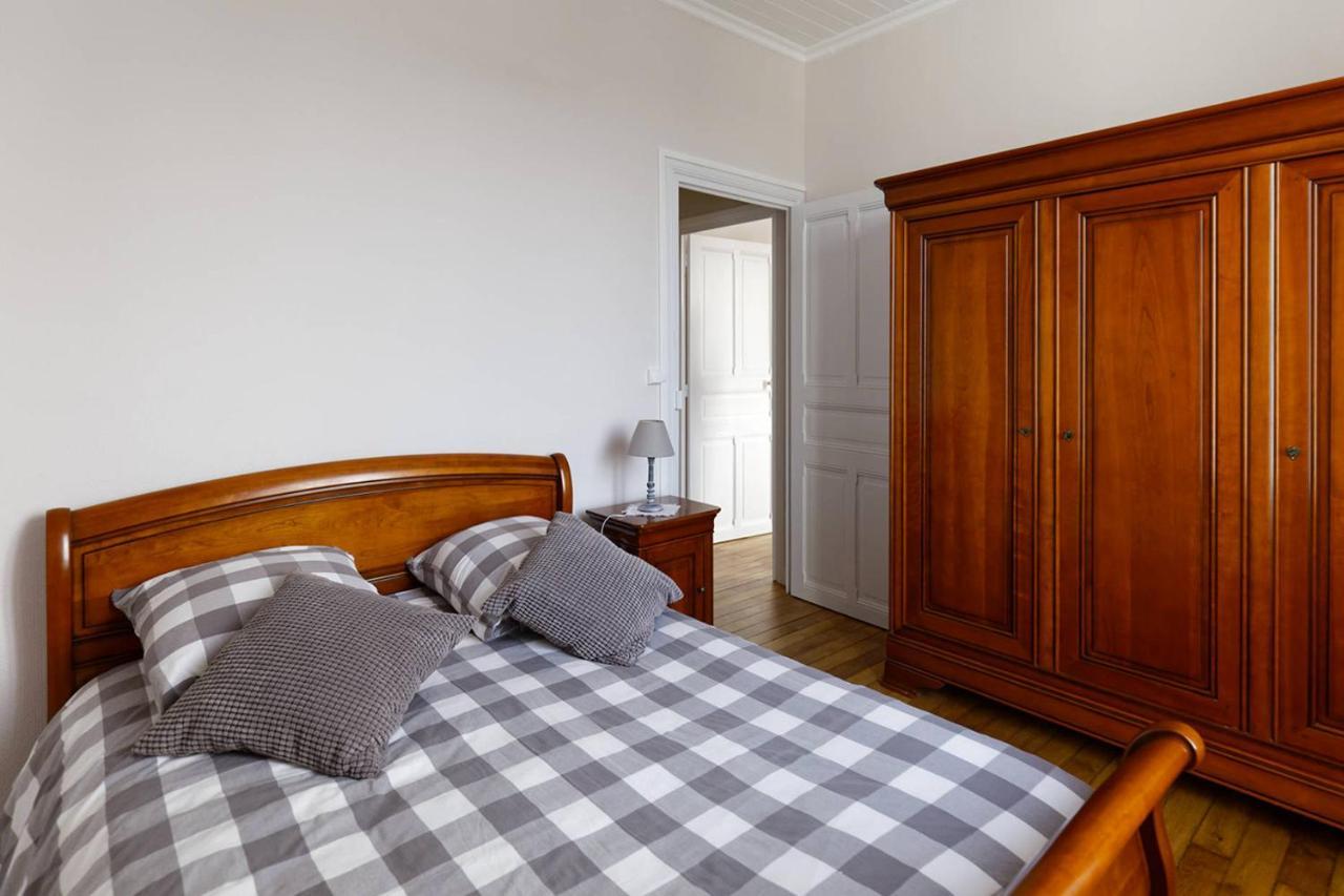 Le cachet d’une maison de centre-bourg à Beauvoir-sur-Mer Extérieur photo