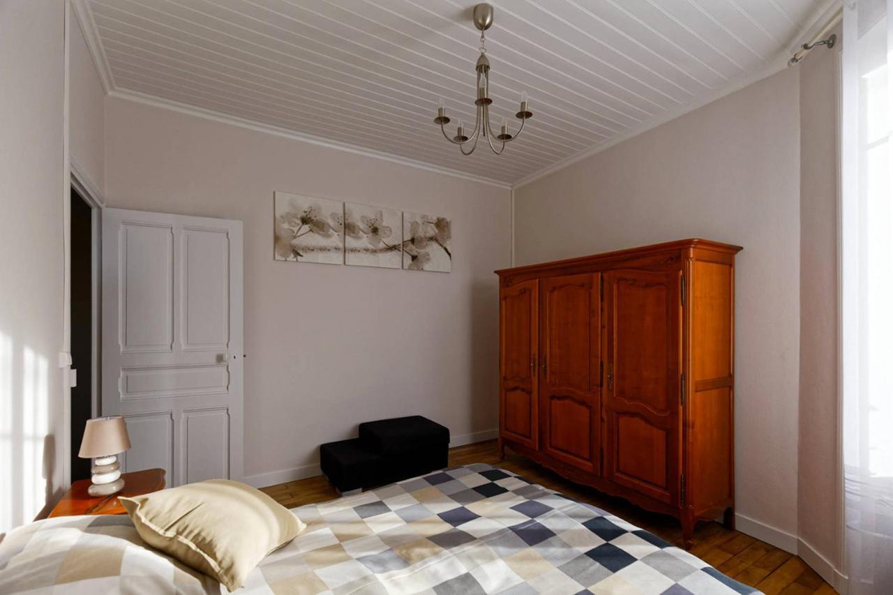 Le cachet d’une maison de centre-bourg à Beauvoir-sur-Mer Extérieur photo